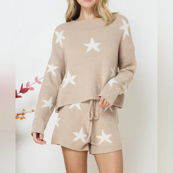 #159 Fabulous Soft Long Sleeve Star Print Top&Short 2pc Set - Picture 1 of 12